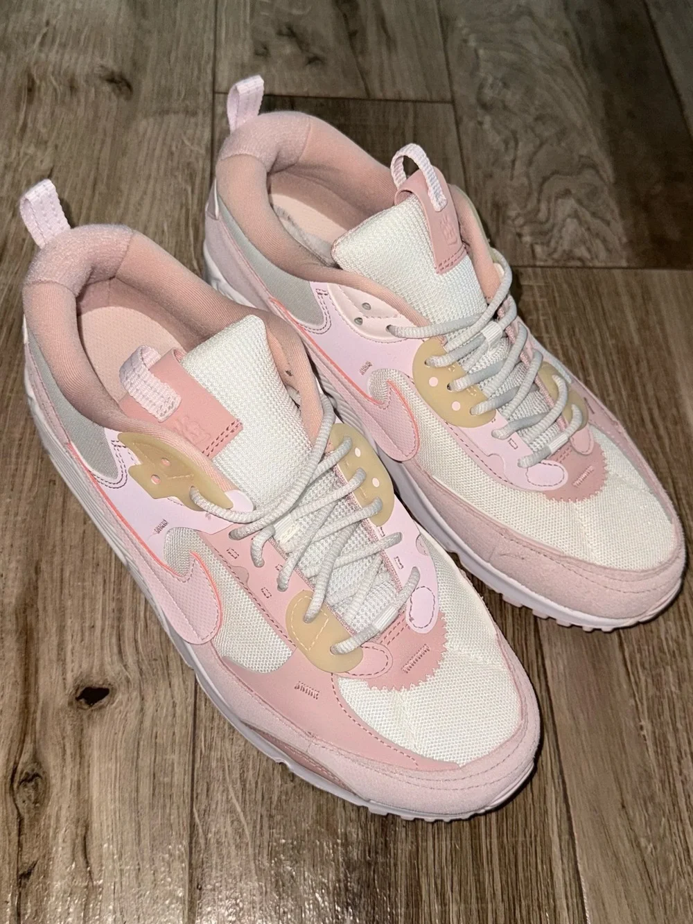 Nike Air Max 90 Futura in Blush Pink 💗